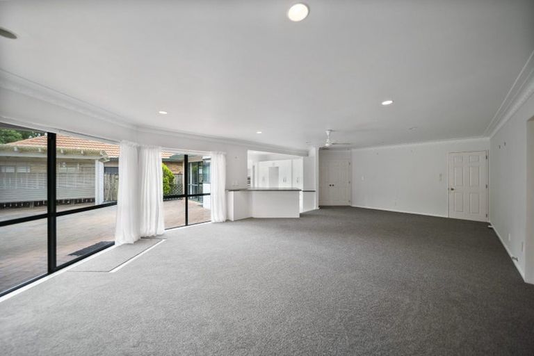Photo of property in 20 Yarlside Place, Northpark, Auckland, 2013