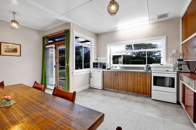 Photo of property in 413 Devon Street West, Lynmouth, New Plymouth, 4310