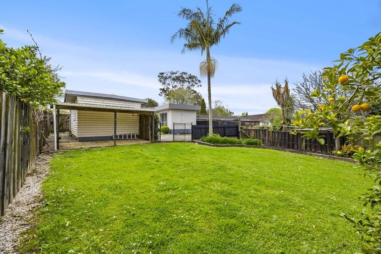 Photo of property in 34 Beechdale Crescent, Pakuranga Heights, Auckland, 2010