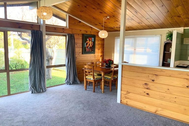 Photo of property in 1 Alexander Road, Waikanae, 5036