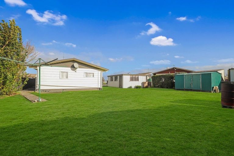 Photo of property in 32 Mahana Road, Ngatea, 3503