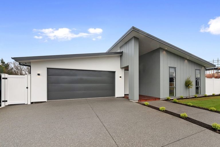 Photo of property in 48 Grayshott Avenue, Casebrook, Christchurch, 8051