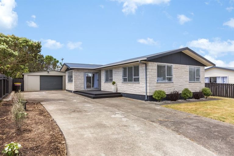 Photo of property in 41 Cleat Street, Whitby, Porirua, 5024