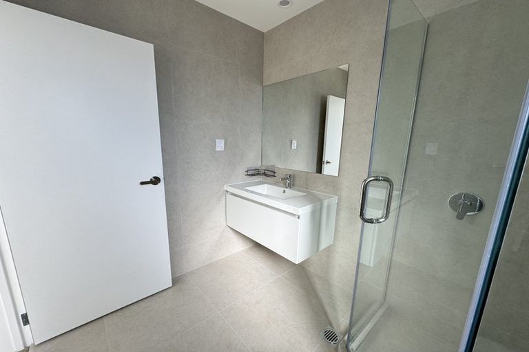 Photo of property in 15 Mahalo Avenue, Wiri, Auckland, 2104