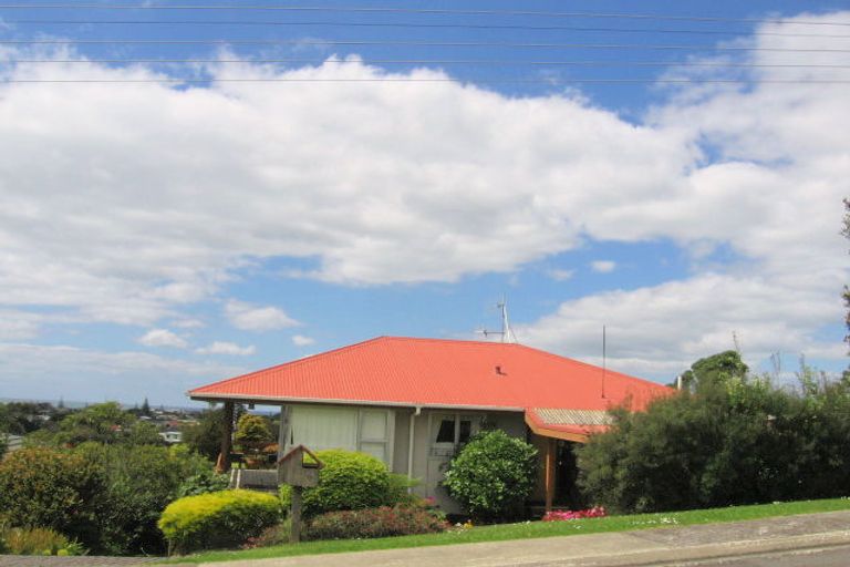 Photo of property in 15 The Crescent, Waihi Beach, 3611