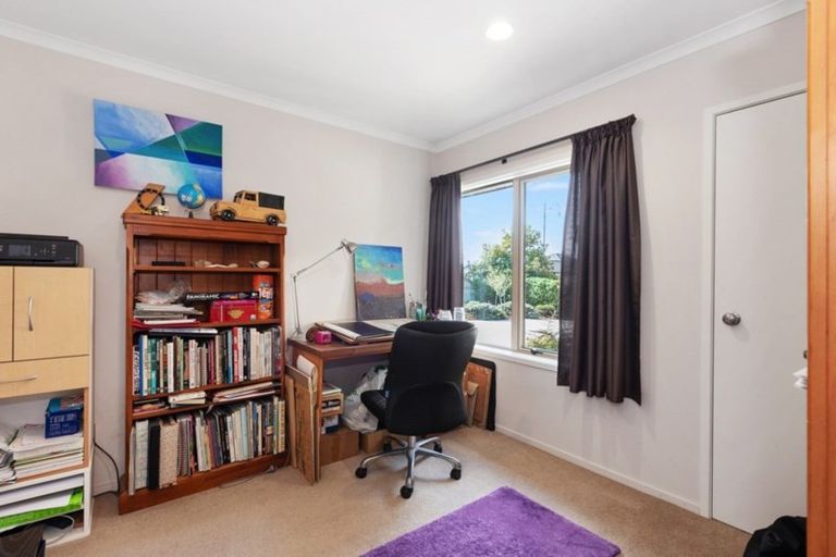 Photo of property in 27 Whitney Place, Rototuna North, Hamilton, 3210