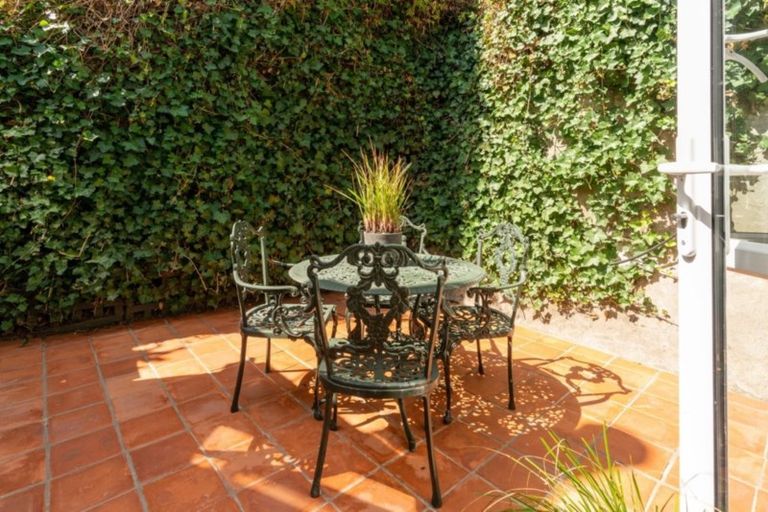 Photo of property in 27 Ascot Street, Thorndon, Wellington, 6011