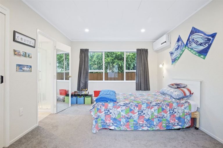 Photo of property in 75 Kitchener Road, Waiuku, 2123