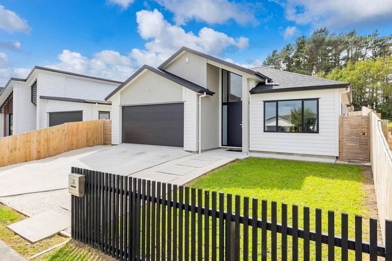 Photo of property in 26 Paihere Street, Huapai, Kumeu, 0810