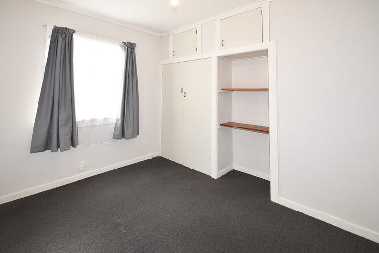 Photo of property in 52 Beaubank Road, Kelston, Auckland, 0602