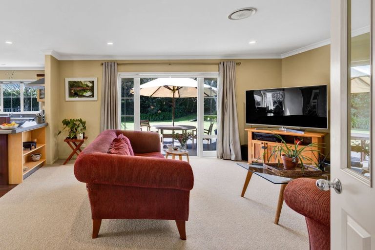 Photo of property in 51 Shelter Grove, Frankleigh Park, New Plymouth, 4310