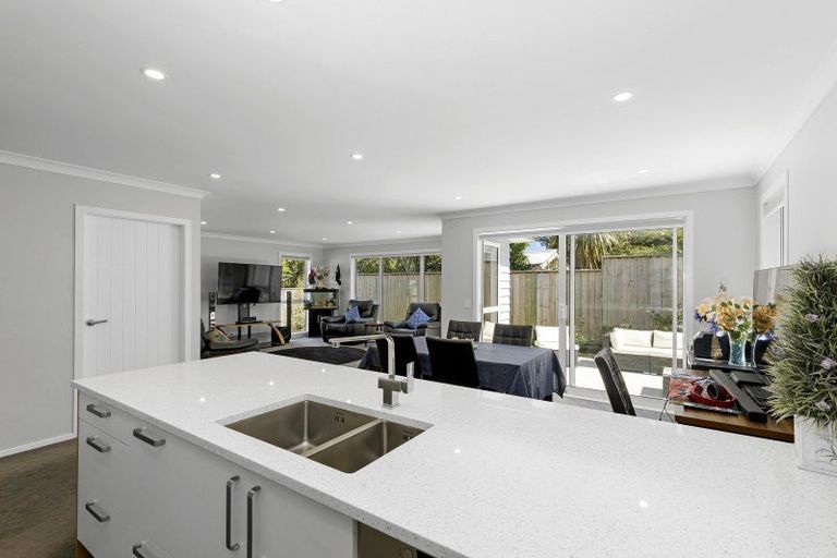 Photo of property in 92a Horoeka Street, Stokes Valley, Lower Hutt, 5019