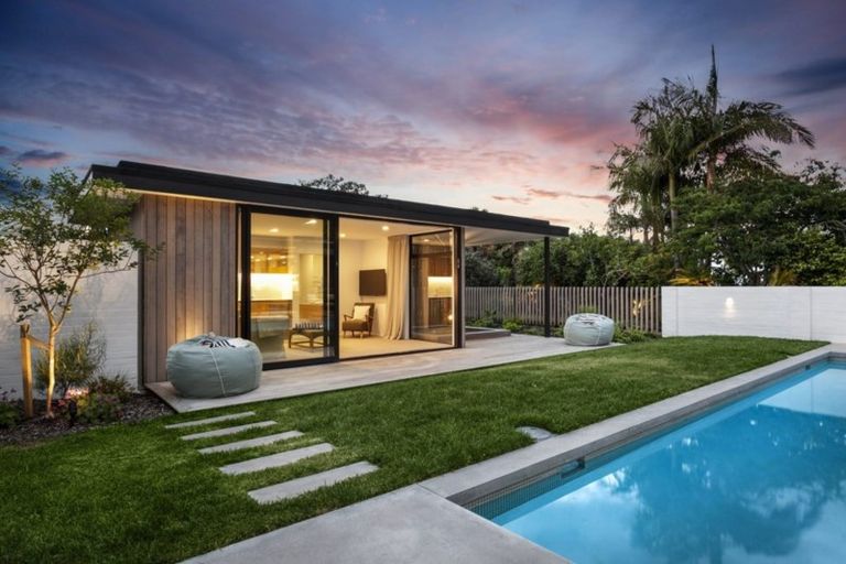 Photo of property in 106a Godden Crescent, Mission Bay, Auckland, 1071