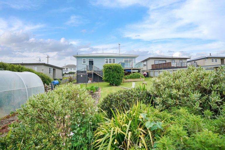 Photo of property in 23 Osborne Street, Riverton/aparima, Riverton, 9822