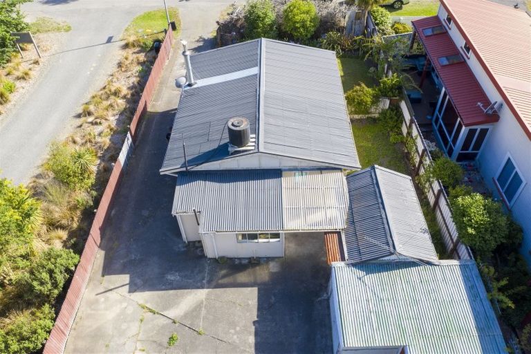 Photo of property in 19 Kiwi Avenue, Waikuku Beach, 7473