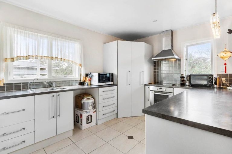 Photo of property in 9 Wilsher Crescent, Henderson, Auckland, 0612