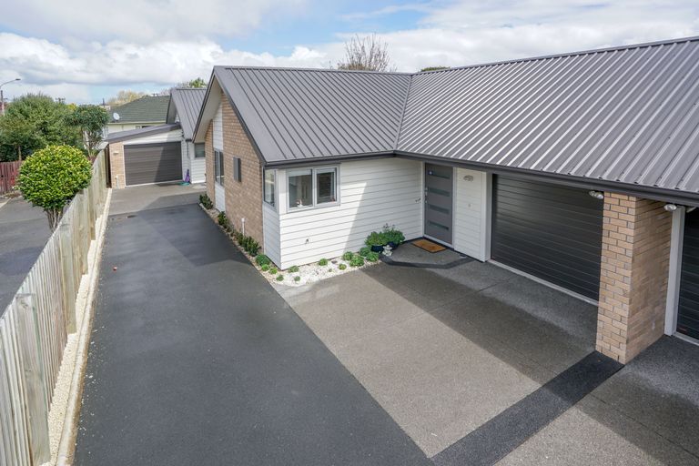 Photo of property in 1/323 Wairakei Road, Burnside, Christchurch, 8053