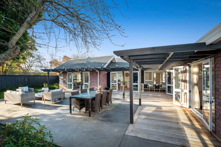 Photo of property in 33 Kirsten Place, Parklands, Christchurch, 8083