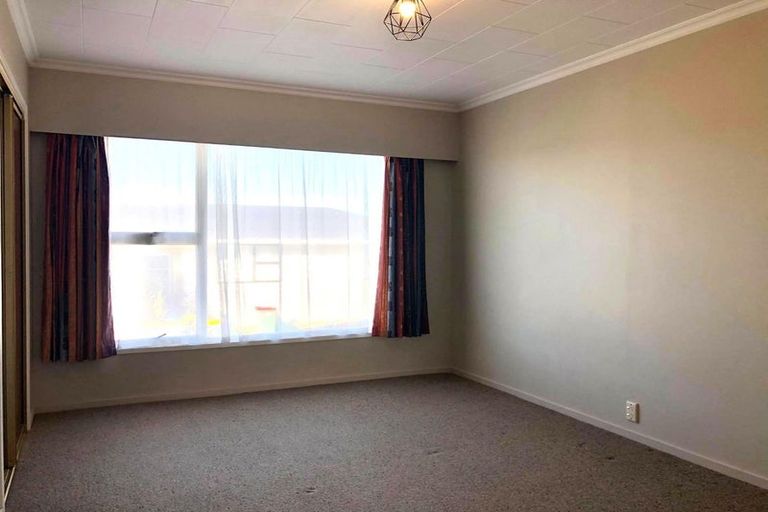 Photo of property in 61 Cracroft Street, Waitara, 4320
