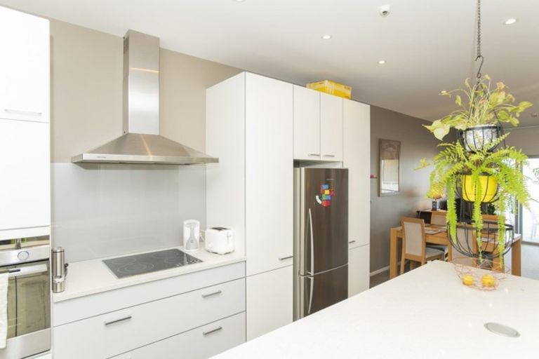 Photo of property in Marina View Apartments, 302/4 Reads Quay, Gisborne, 4010