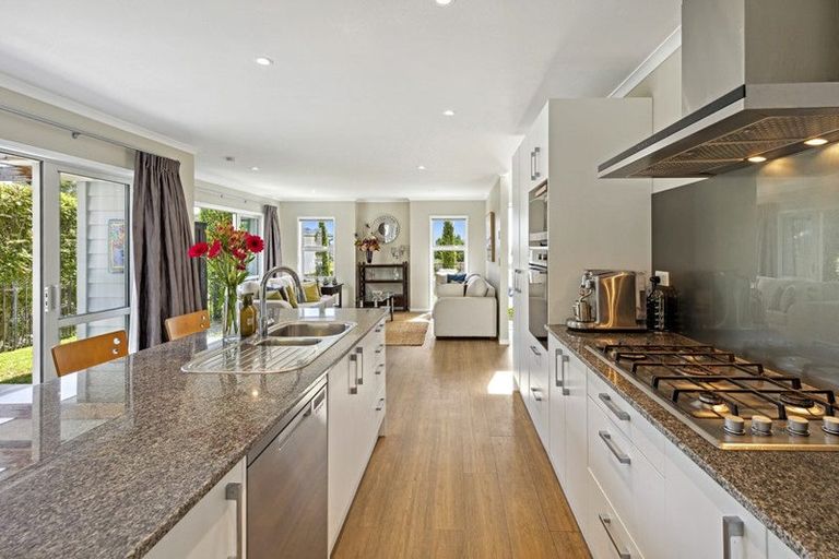 Photo of property in 15c Verran Road, Birkenhead, Auckland, 0626