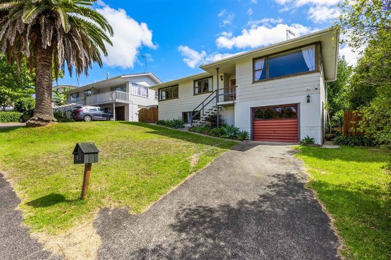Photo of property in 84 Advene Road, Cockle Bay, Auckland, 2014