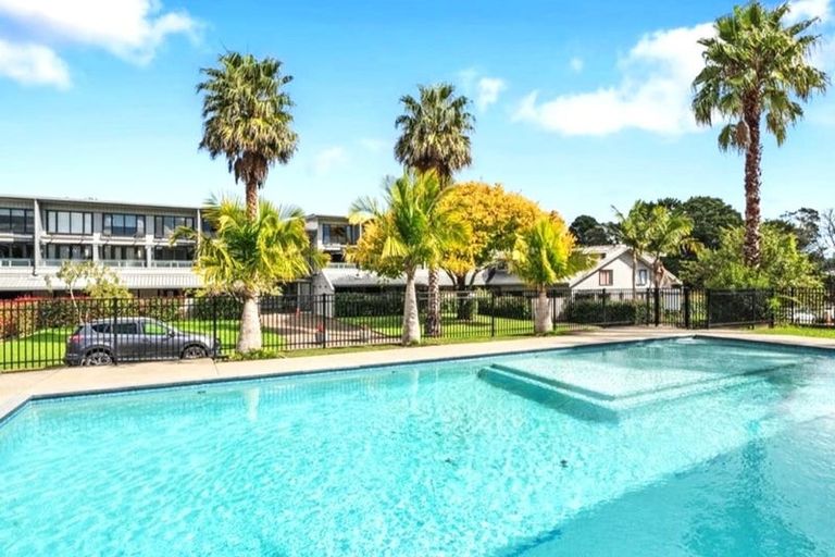 Photo of property in 22b/30 Westward Ho, Glen Eden, Auckland, 0602