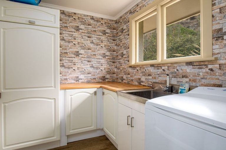 Photo of property in 107 Branxholm Street, Roxburgh, 9500