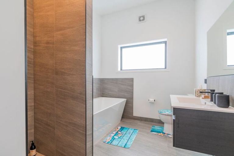 Photo of property in 15 Palm Drive, Whitianga, 3510