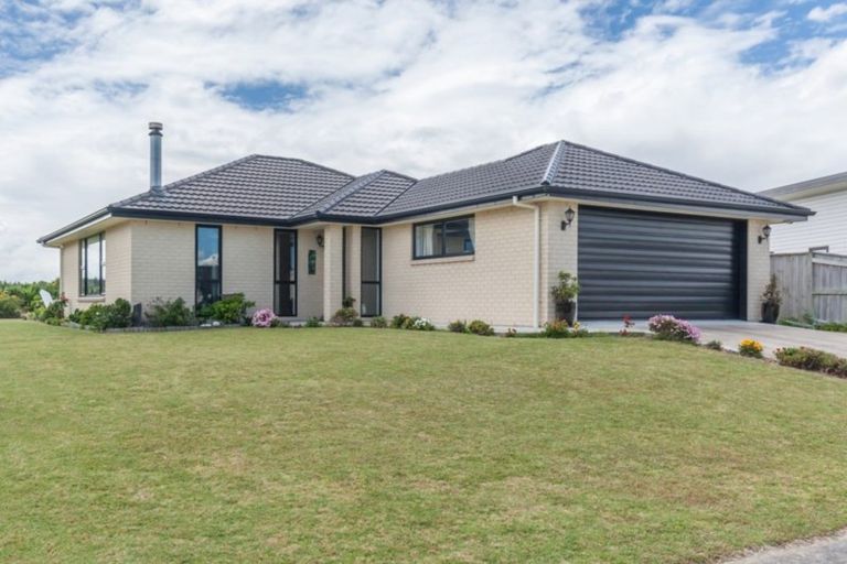 Photo of property in 7 Oxnam Place, Foxton Beach, Foxton, 4815