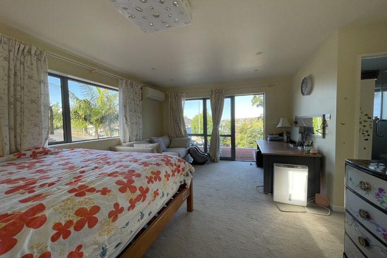Photo of property in 19 Barnsley Place, Henderson, Auckland, 0612