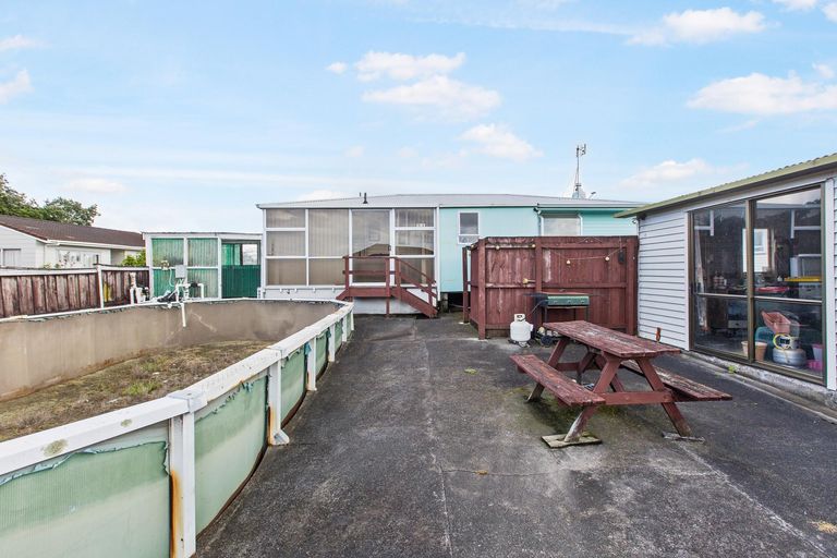 Photo of property in 16 Boundary Road, Clover Park, Auckland, 2019