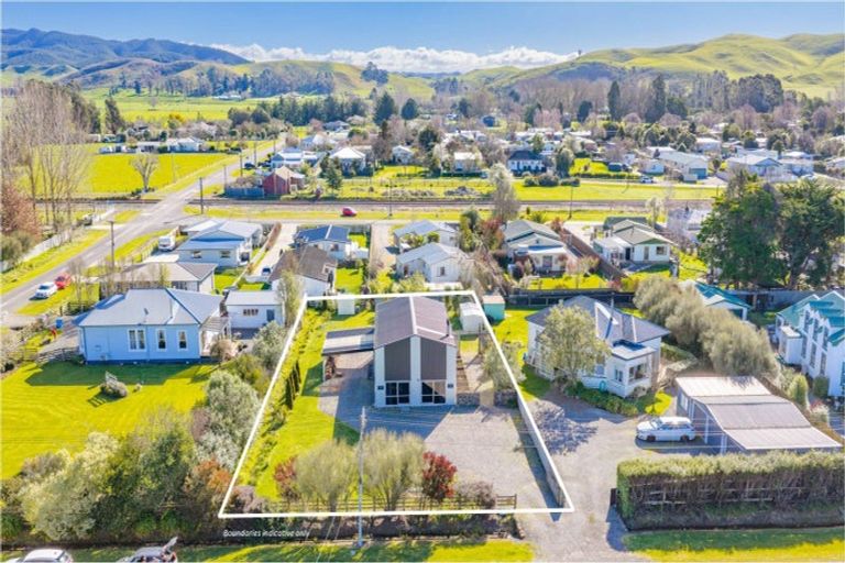 Photo of property in 32 Bell Street, Otane, 4202
