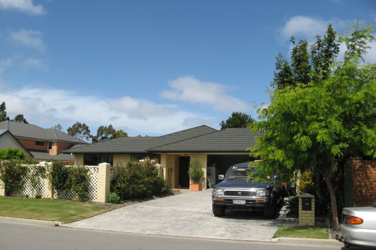 Photo of property in 16 Avon Gate, Russley, Christchurch, 8042