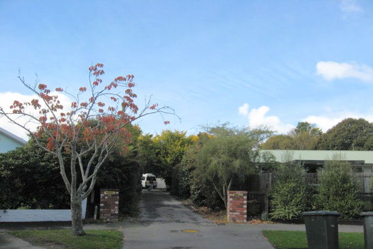 Photo of property in 17 Seagrave Place, Ilam, Christchurch, 8041