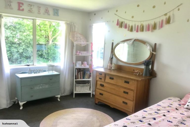 Photo of property in 1 Manahi Place, Woodend, 7610