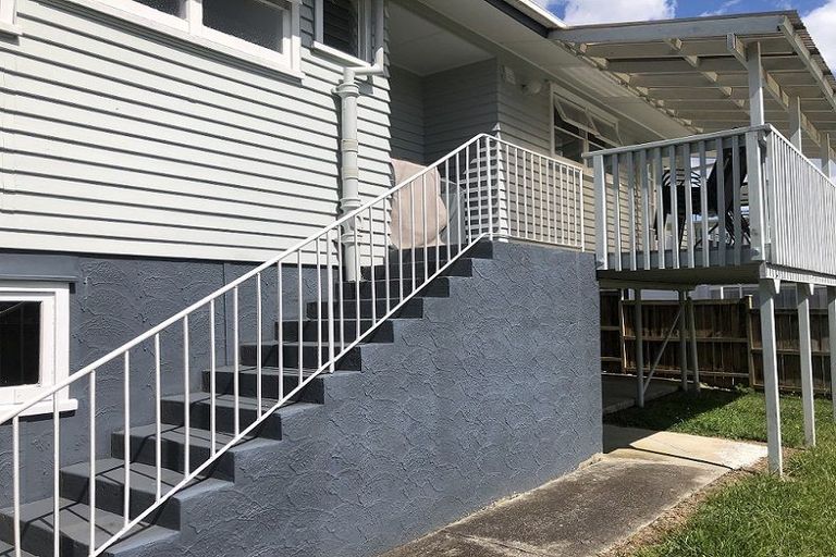 Photo of property in 51 Patons Road, Howick, Auckland, 2014