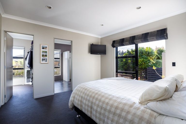 Photo of property in 69a Karamea Street, Whalers Gate, New Plymouth, 4310