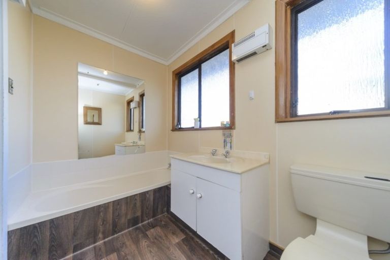 Photo of property in 5 Carey Street, Longburn, Palmerston North, 4412