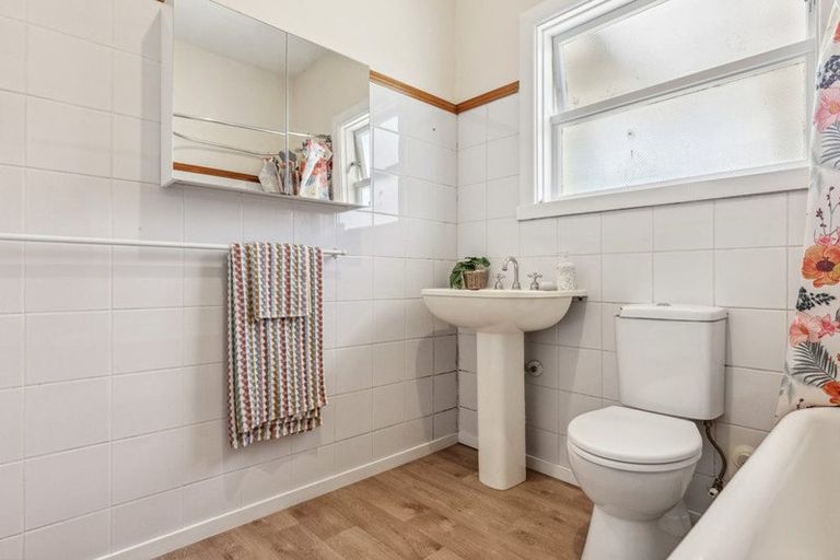 Photo of property in 15 Clarendon Terrace, Woolston, Christchurch, 8023