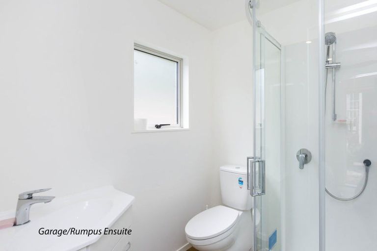 Photo of property in 14 Molloys Road, Te Marua, Upper Hutt, 5018