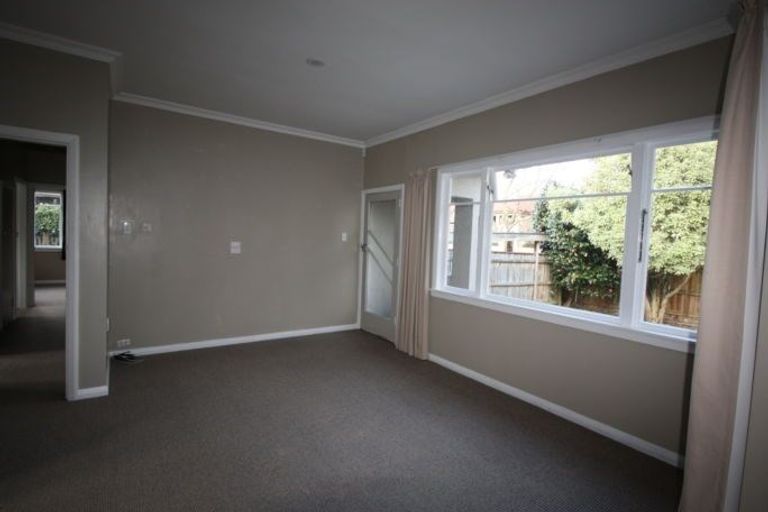 Photo of property in 12 Montgomery Terrace, Hokowhitu, Palmerston North, 4410