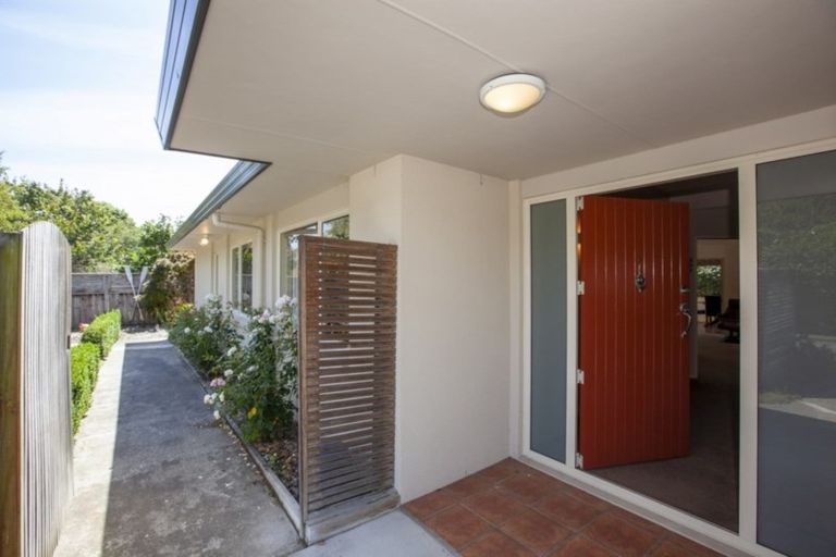 Photo of property in 4 Pukatea Close, Raumati Beach, Paraparaumu, 5032