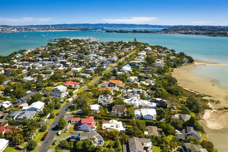 Photo of property in 1/71 Beresford Street, Bayswater, Auckland, 0622