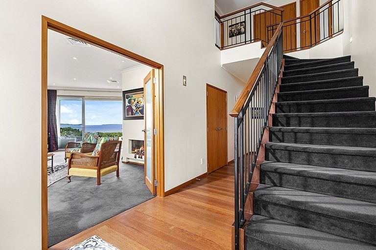 Photo of property in 24 Cliff Road, Torbay, Auckland, 0630