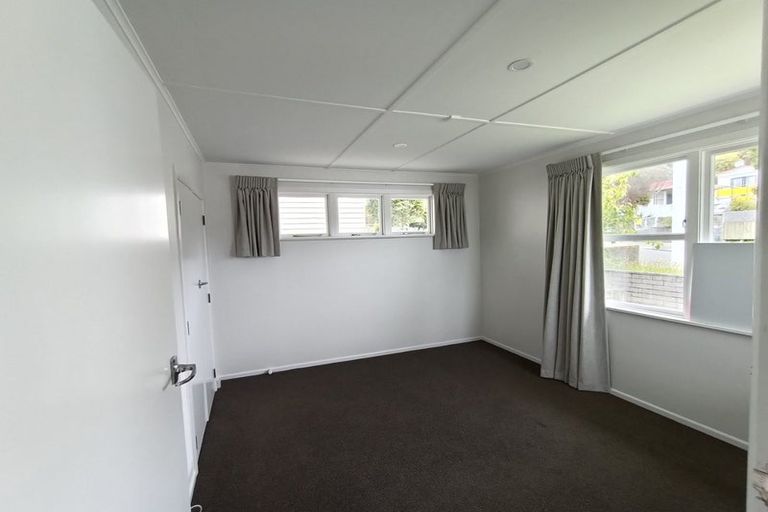 Photo of property in 45 Beazley Avenue, Paparangi, Wellington, 6037