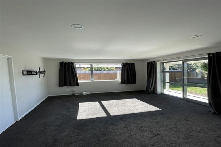 Photo of property in 40d Russley Road, Russley, Christchurch, 8042