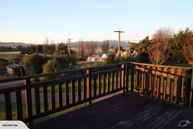 Photo of property in 19 Oxford Street, Waikari, 7420