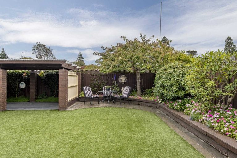 Photo of property in 2/5 Wynand Place, Sockburn, Christchurch, 8042