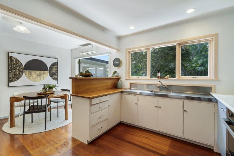 Photo of property in 2/12 Maleme Avenue, Belmont, Auckland, 0622